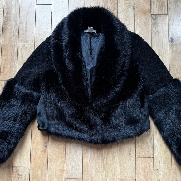 H&M Jackets & Blazers - H&M Black Faux Fur Shawl Collar Cropped Jacket